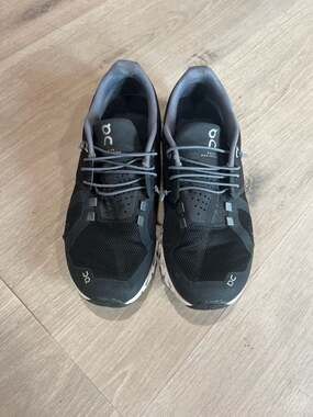 On Cloud 5 Women's Running Shoes - Black/White - Size US 8.5